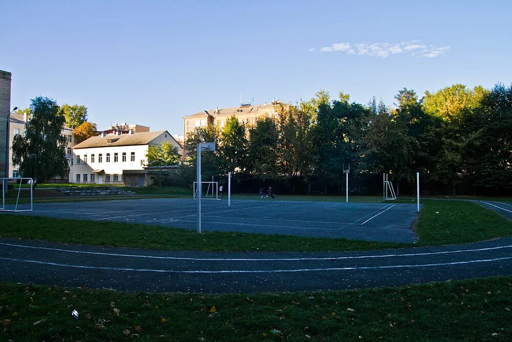 Первая Голицынская школа стадион. Стадион Металлург косая гора. Поселок Киевский стадион.