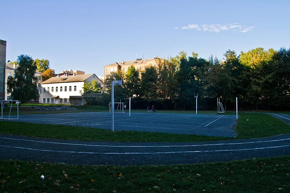 School stadium. Первая Голицынская школа стадион. Стадион Металлург косая гора. Поселок Киевский стадион.