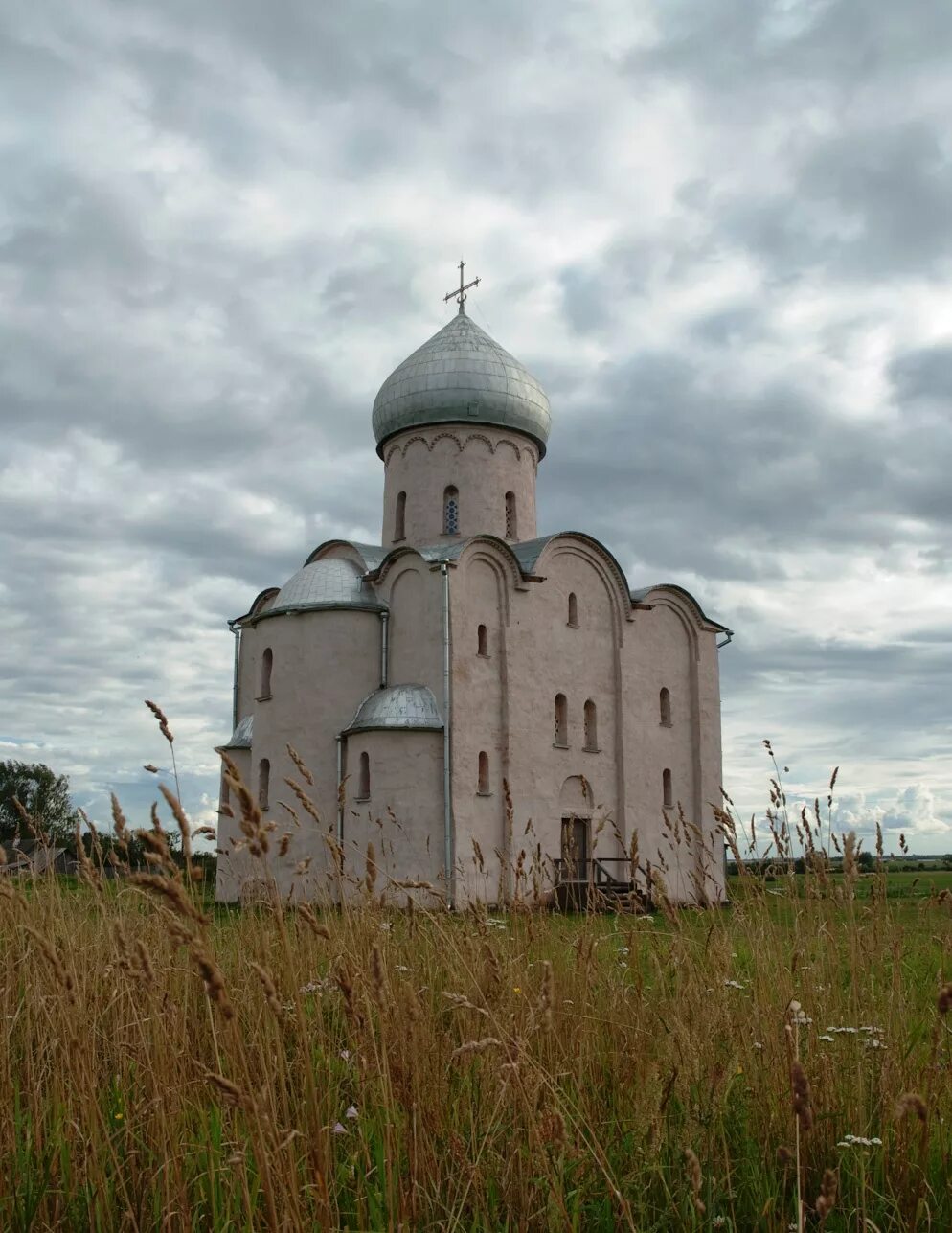 3 церковь спаса на нередице. Церковь спаса на нередице в новгороде. спас на нередице церковь близ новгорода. храм спаса преображения на нередице. церковь спаса преображения на нередице, 1198 г. новгород.