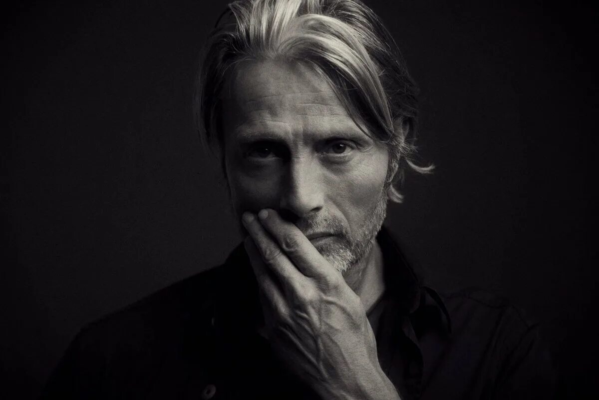 Мадс миккельсен 2021. Матс микельсон. Датский актер мадс миккельсен. Мадс миккельсен 2020. Мадс мадс миккельсен.