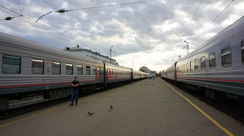 Спб челябинск поезд. Поезд Челябинск. Поезд Челябинск Санкт-Петербург. Поезд Челябинск Москва. Поезд Питер Челябинск.