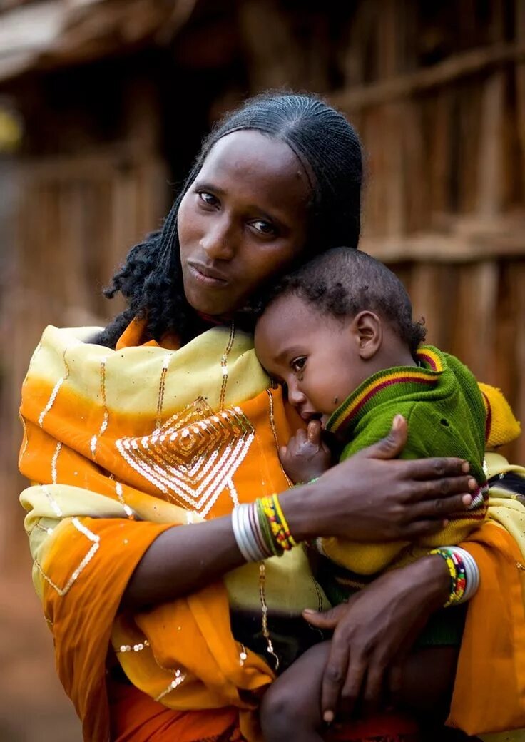 Африканская мама и ребенок. Африканка с ребенком. Mother africa. Африка женщины с детьми. Конго африка.