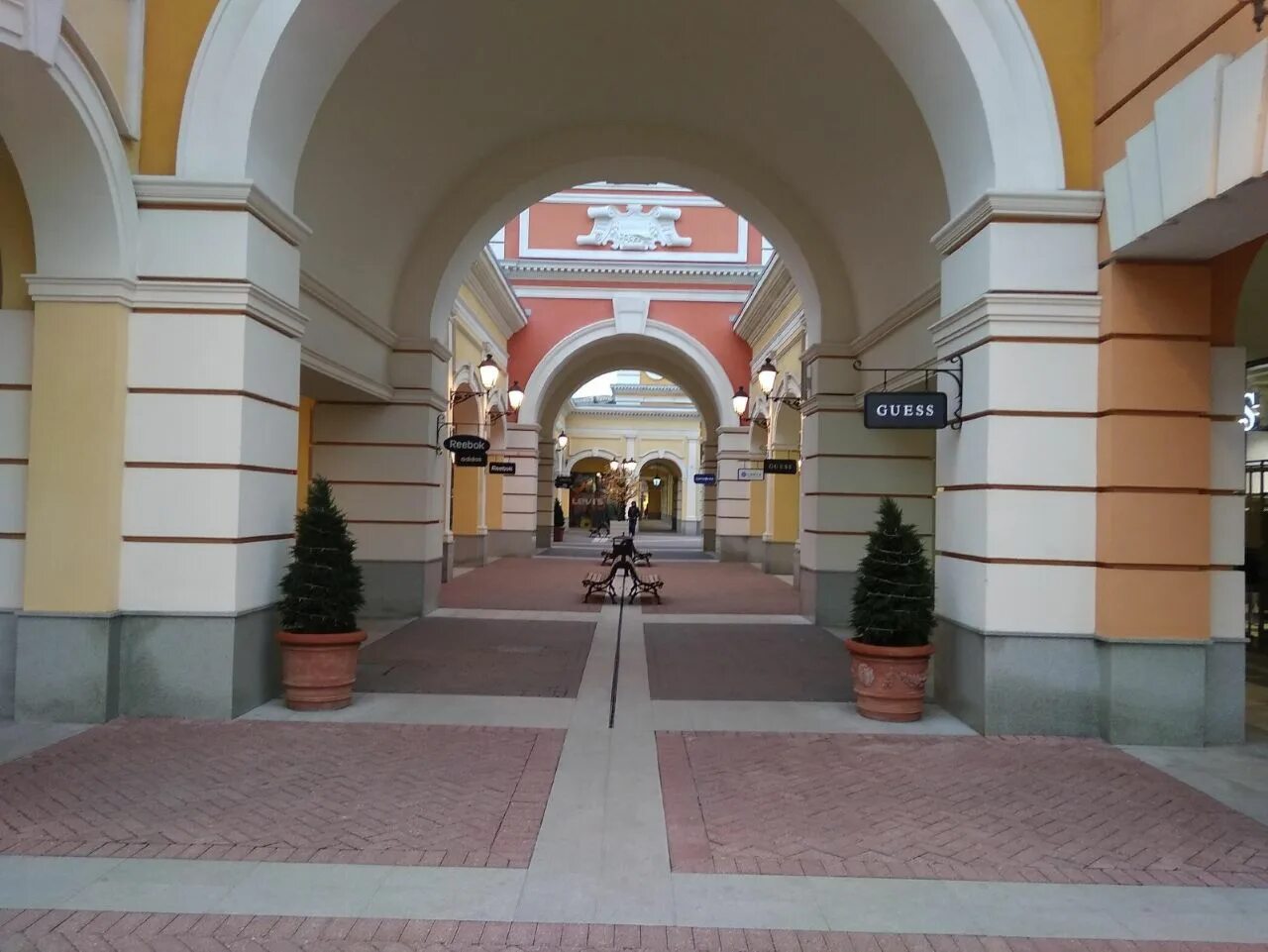 Пулково аутлет виладж. Пулково аутлет виладж. Аутлет пулково график работы. Аутлет пулково санкт-петербург. Аутлет вилладж пулково.