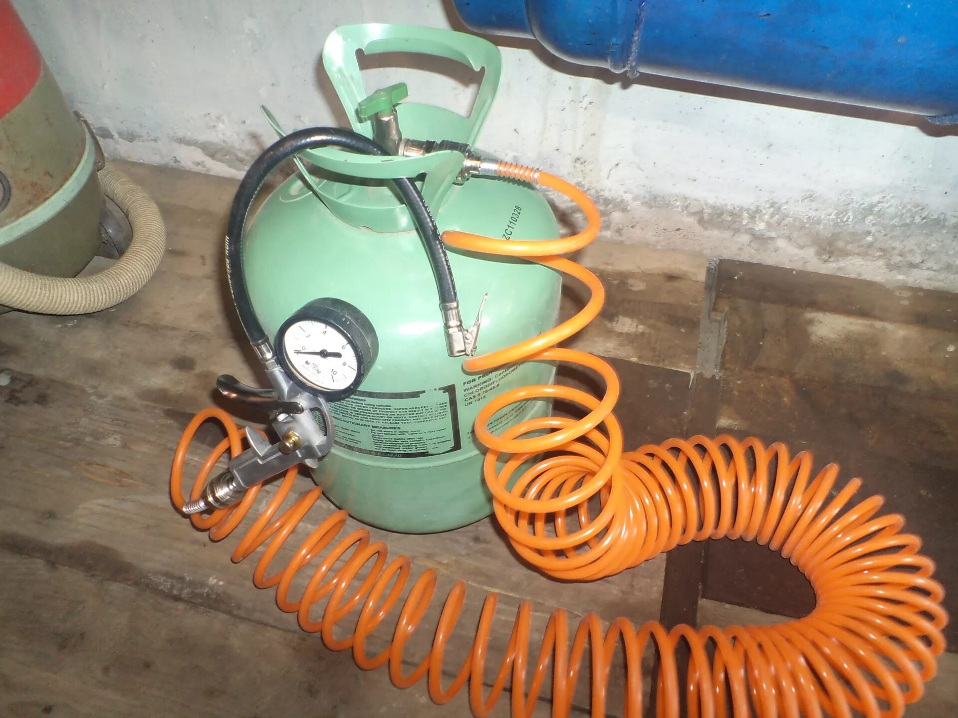 печка из фреонового баллона. траворезка из баллона фреона. мангал из баллона фреона. мусорное ведро из фреонового баллона миньон. баллон от компрессора.