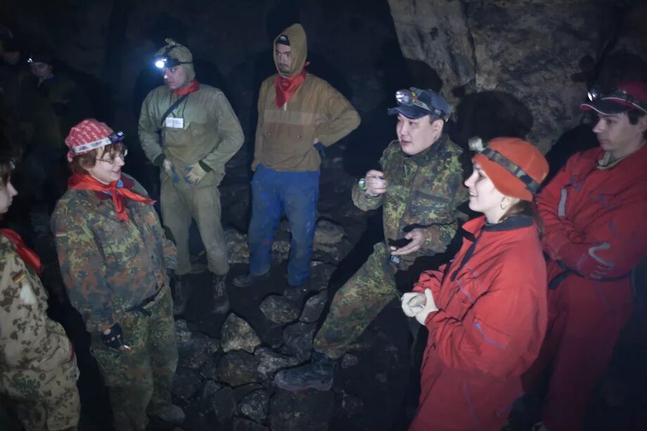 Ориентирование подземных выработок. Горный инженер маркшейдер. Ориентирование подземных сетей оптическое. Подземное ориентирование. Способы подземного ориентирования.