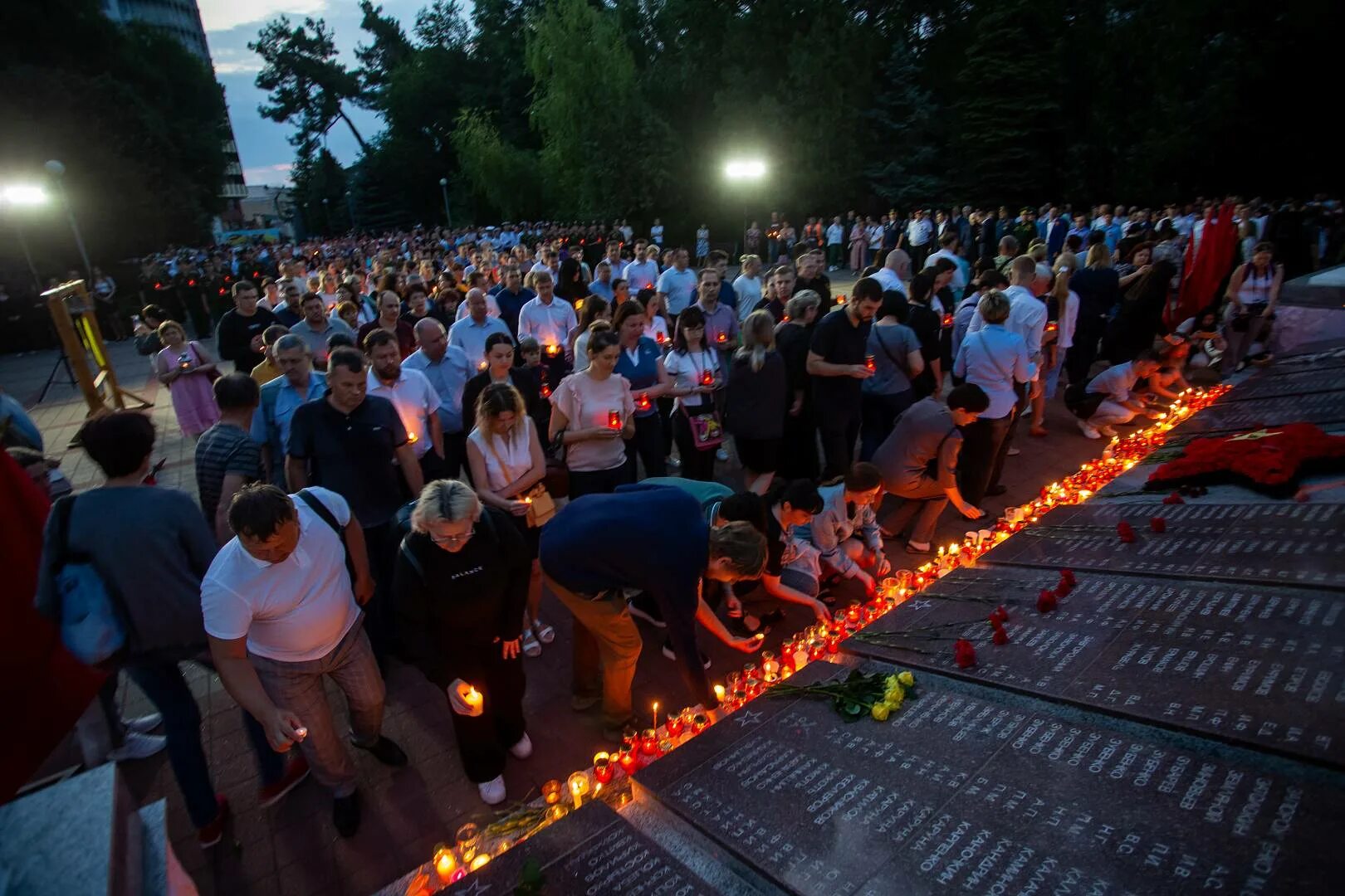 Вечер 22 новости. Вечный огонь Анапа. Свеча памяти. Акция свеча памяти. Акция свеча памяти 22 июня.