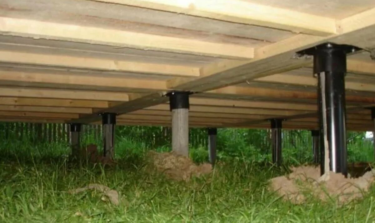 Свайно-винтовой фундамент. Винтовой фундамент домах. Свайный фундамент. Фундамент из винтовых свай. Дом на винтовых сваях.