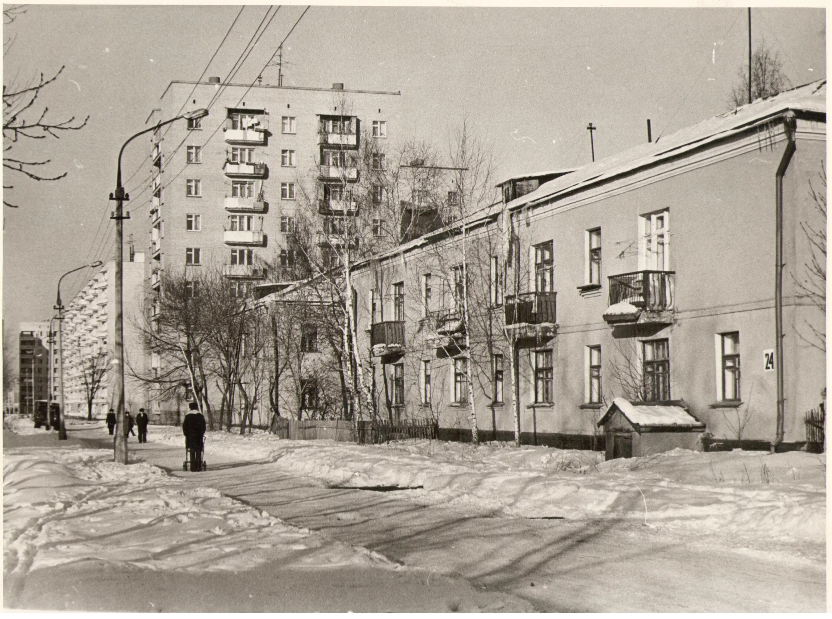 Ухтомская 20 москва. Реутов в 80 е. Реутово ул Комсомольская 1960 год. Реутов 2000 год ул Комсомольская. Реутов 1978.