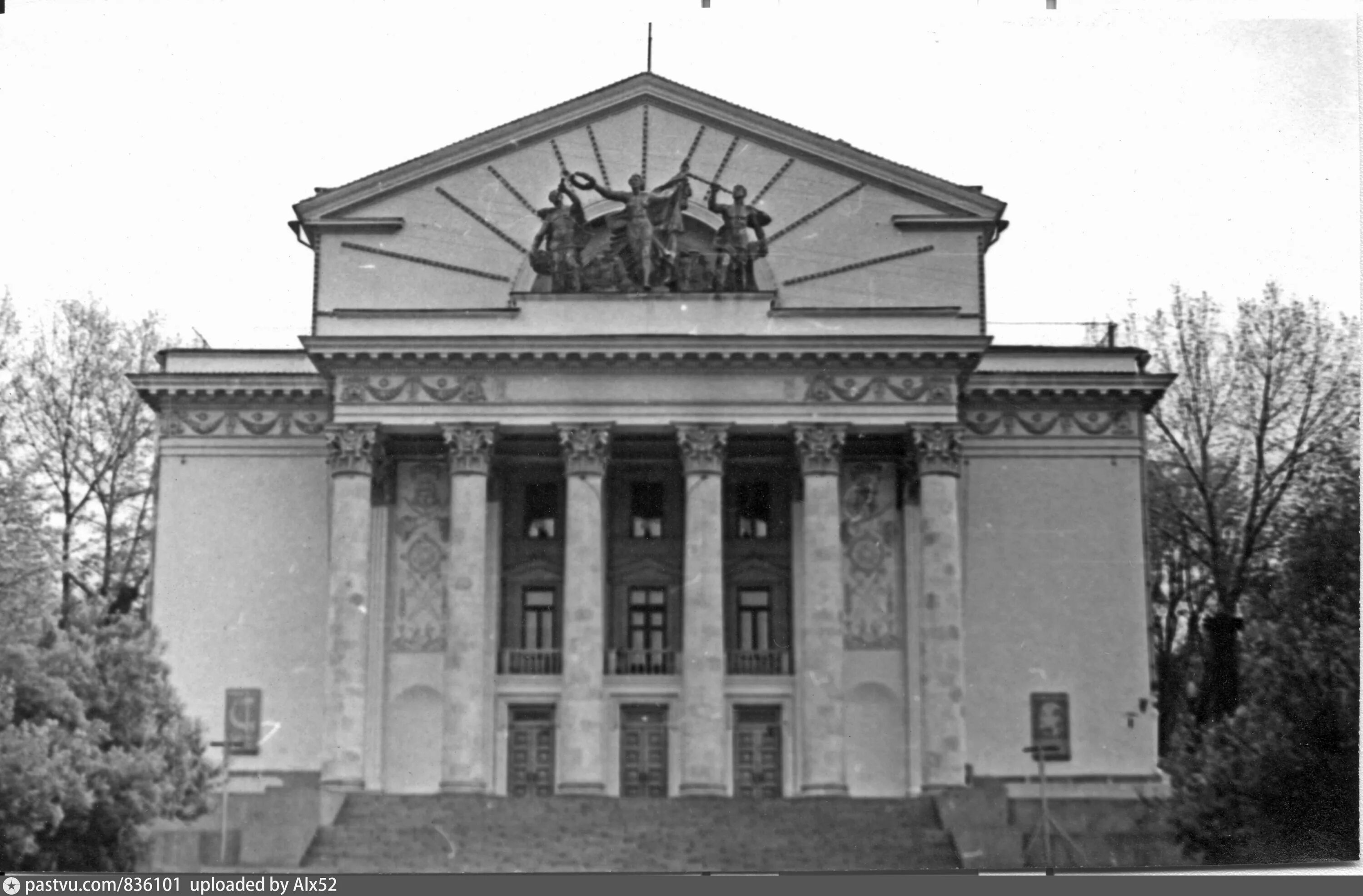 Площадь журавлева 1 театр. Народный дом площадь журавл. телевизионный театр. площадь журавлева 10 москва.