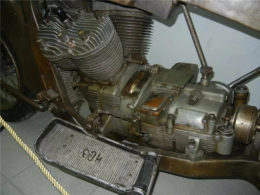 Двигатель советского мотоцикла