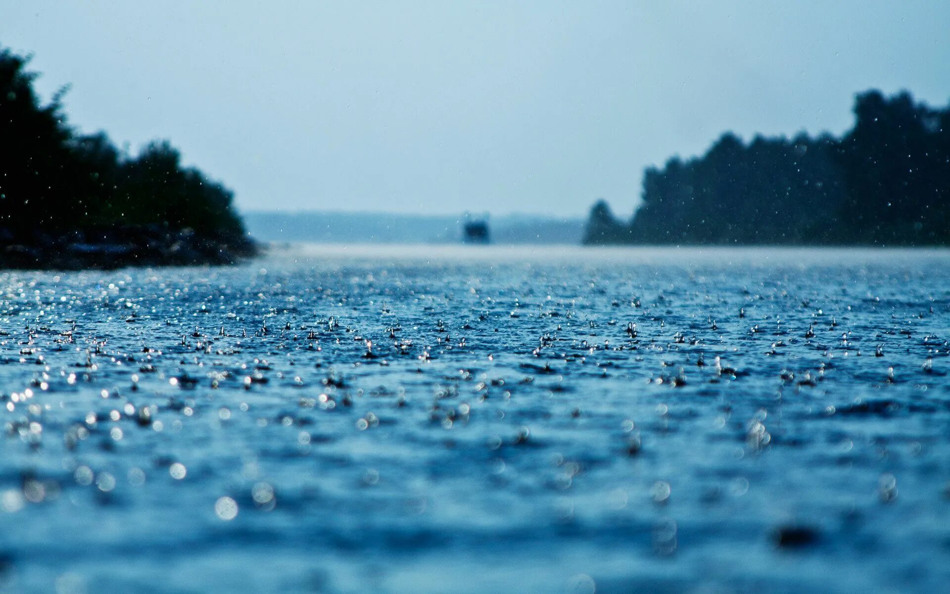 Воду уеду. Дождь на море. Обои дождь. Красивый дождь. Атмосферные воды.