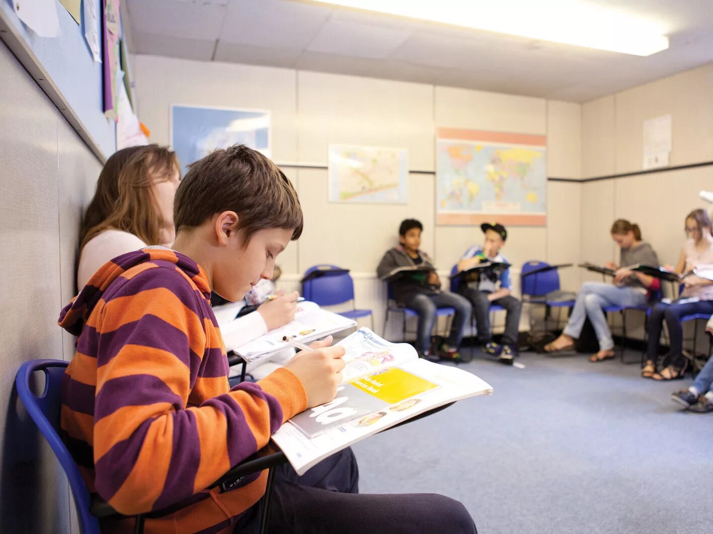 Государственное учреждение на английском. Anglo Continental Bournemouth. Anglo Continental School of English. Языковые школы за рубежом. Школа английского Континенталь.