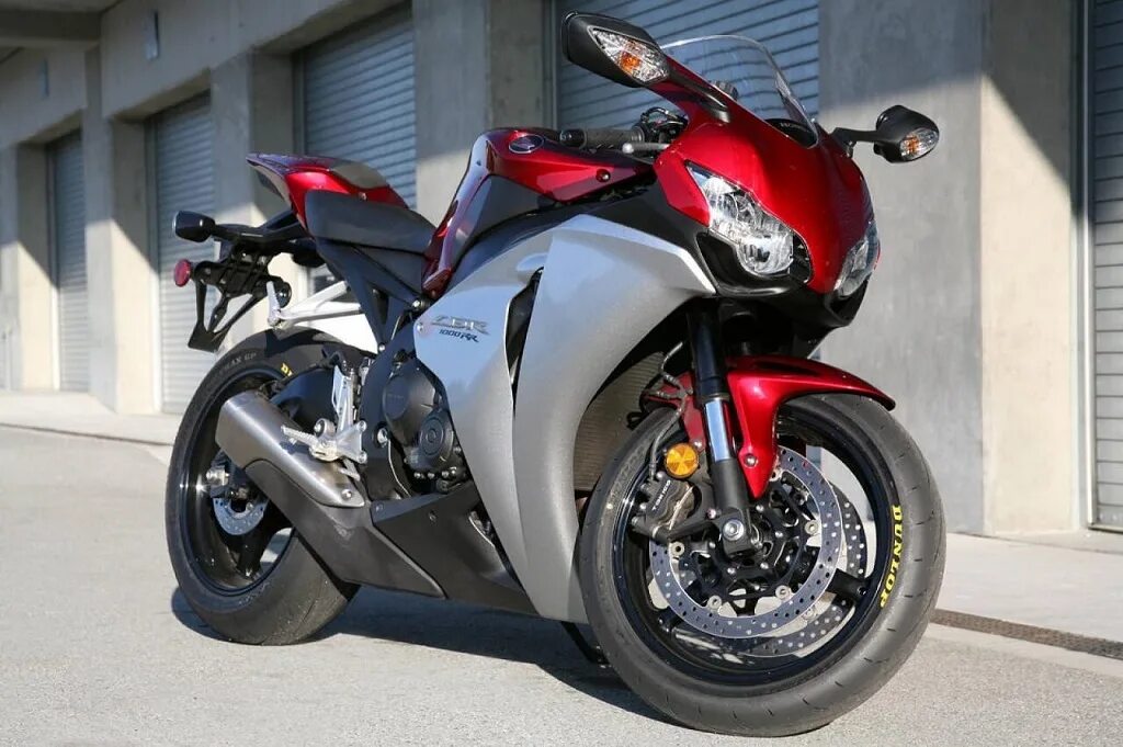 Мотоцикл honda 1000. Honda cbr1000rr 2008. Honda 1000rr Fireblade 2008. Honda cbr1000rr Fireblade. Мотоцикл Хонда 1000 RR.