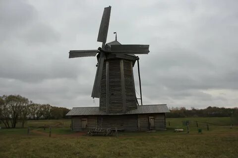 Из мельницы доносится