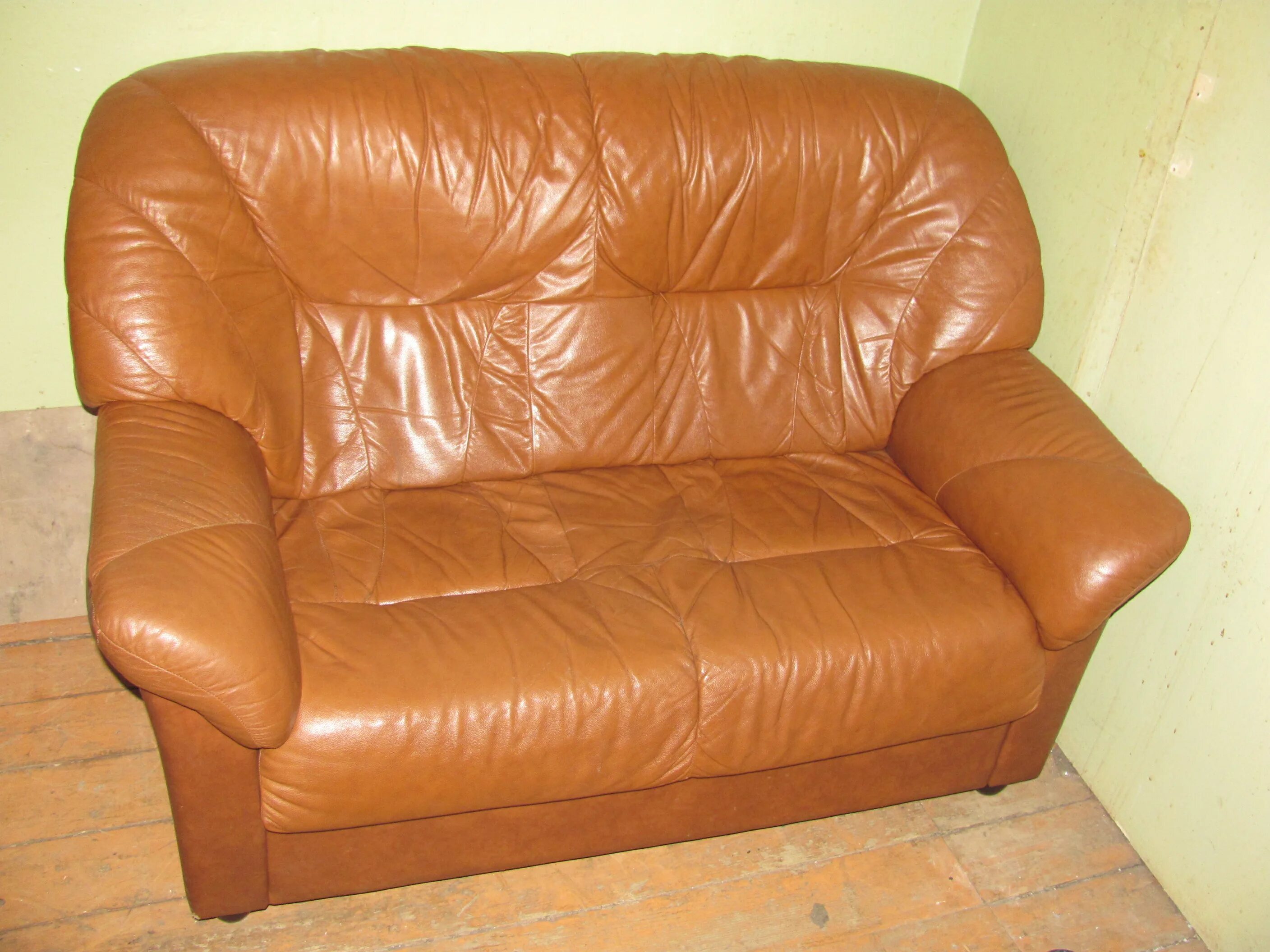 Кожаный диван. Кожаная мягкая мебель. Мини диван кожаный. Недорогие кожаные диваны.