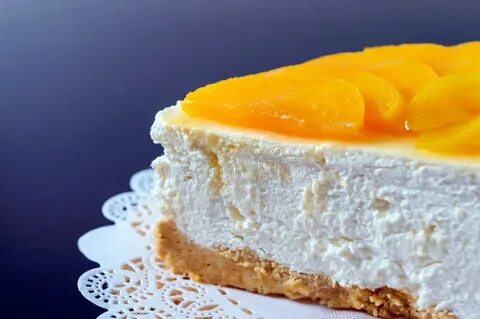 Чизкейк с консервированными персиками