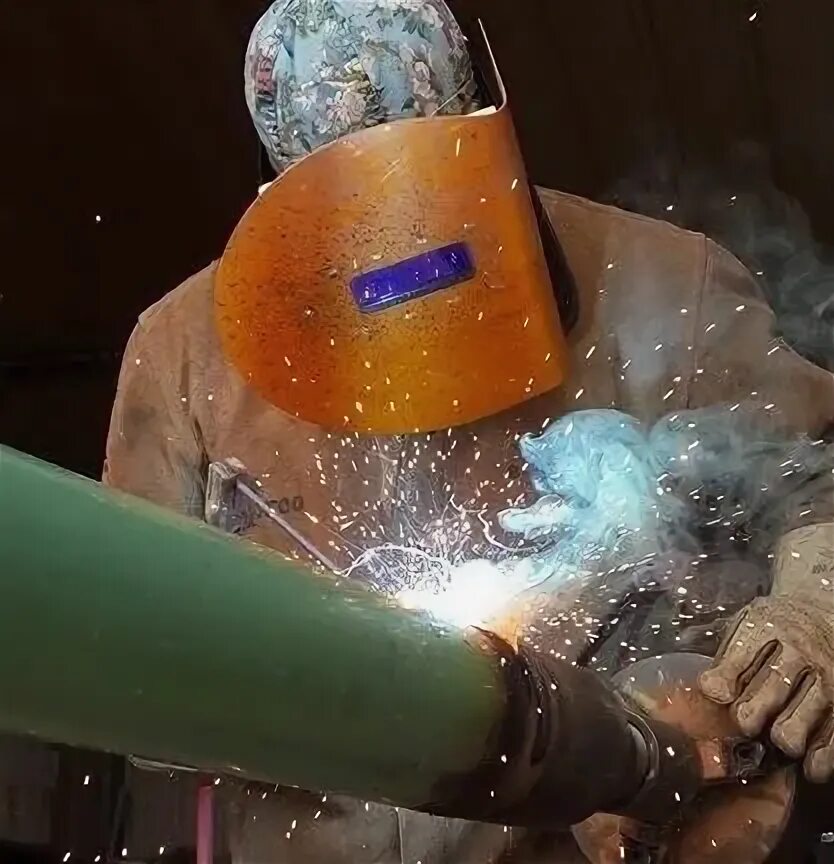 Сварщик в америке. Маска сварочная pancake welding. американская сварочная маска блинчик. маска блинчик сварщика американская. сварочные маски американских сварщиков.