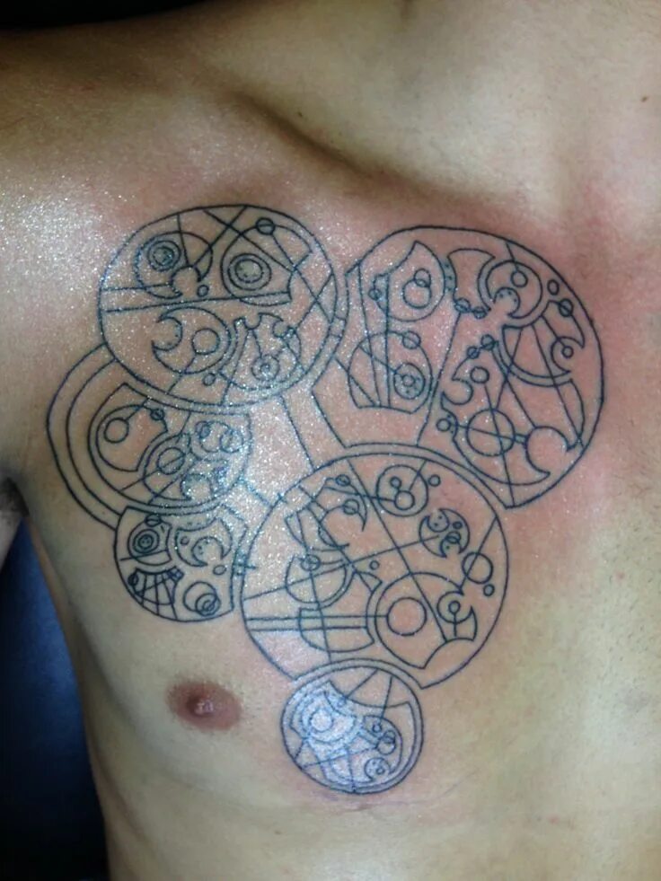 Татуировки доктор кто донна. Тату доктора кусакабэ. Tattoo who. Тату доктор кто. Татуировка завод.