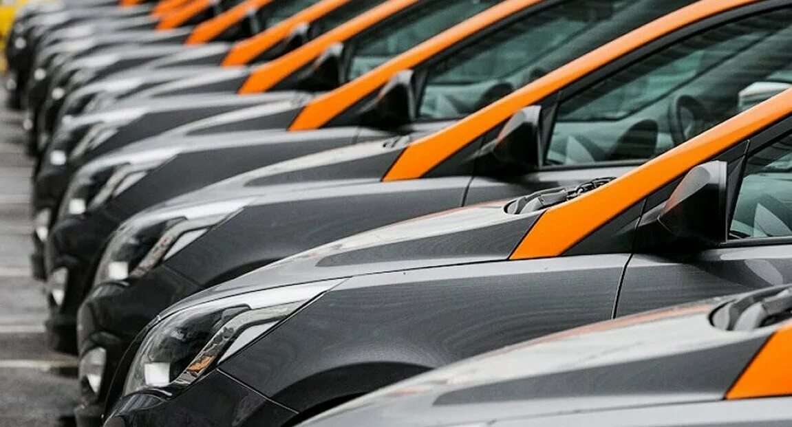 Свалка старых автомобилей. Автосвалка ссср. Рынок автомобилей. Сдать машину в москве. Утилизация авто.