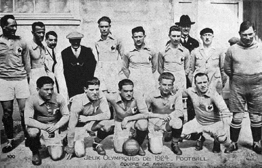Летом 1924. Сборная уругвая 1924. олимпийские игры 1920 футбол.