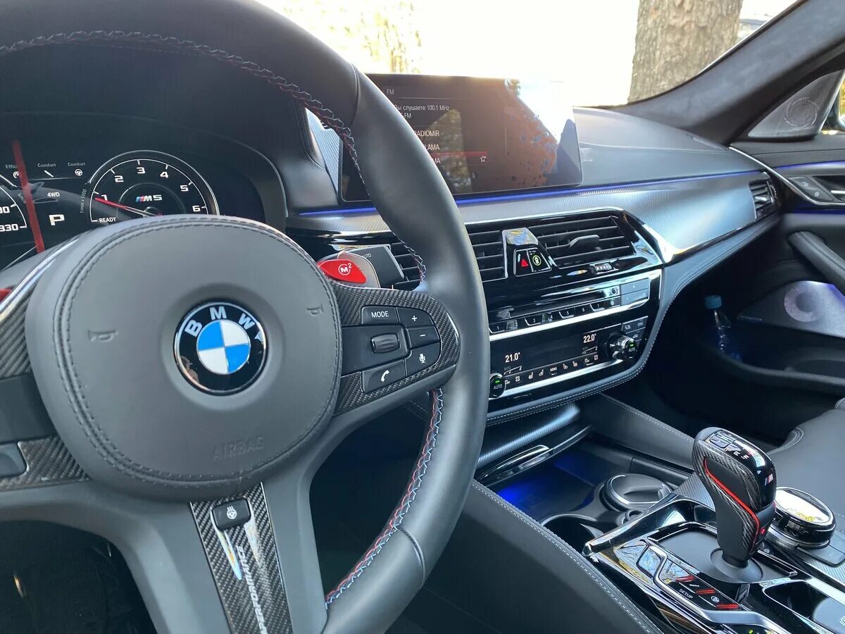Бмв м5 черная. Руль бмв м5 ф90. Под мной м5 8. М5 асфальт 8. Подо мной м5 асфальт 8.