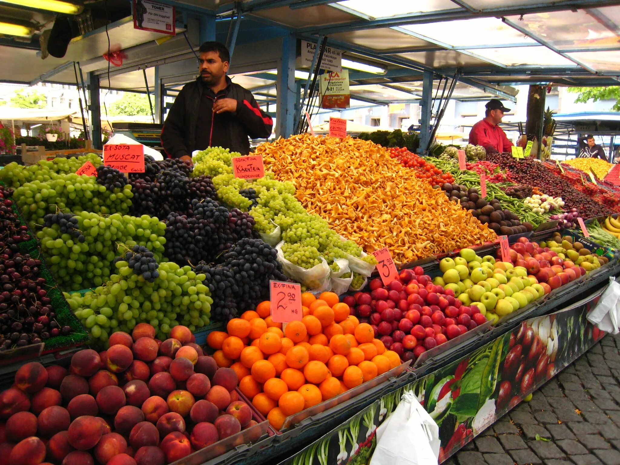 Фрукты на рынке. Фрукты на базаре. Фрукты на рынке. На рынке. Балканский рынок санкт-петербург.