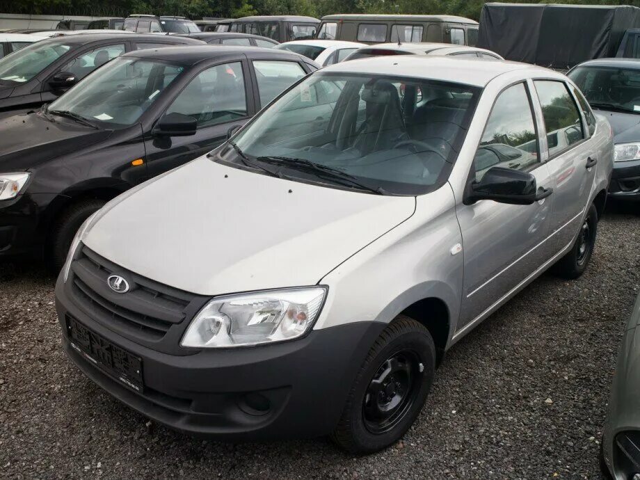Купить б/у Lada (ВАЗ) Granta I 1.6 MT (82 л.с.) бензин механика в Сергаче: сереб