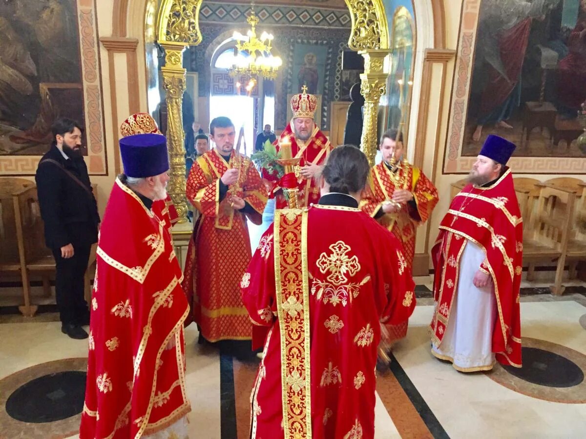 Епископ антоний сербское подворье. Владыка Антоний сербское подворье. Епископ Моравичский Антоний. Сербское подворье в Москве. Подворье кардинала.