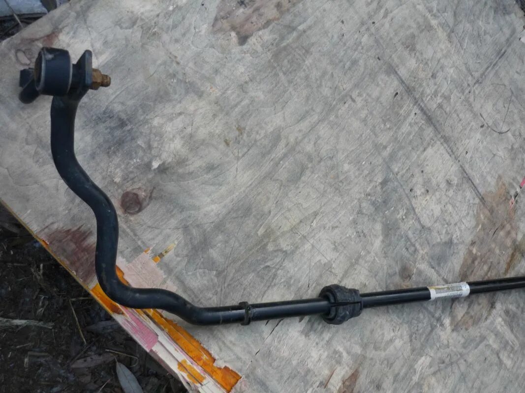 Задний стабилизатор туарег 2008. 7l0411025. 7l0 411 025 c. Touareg 2012 передний стабилизатор. Передний стабилизатор туарег 2008 артикул оригинал.