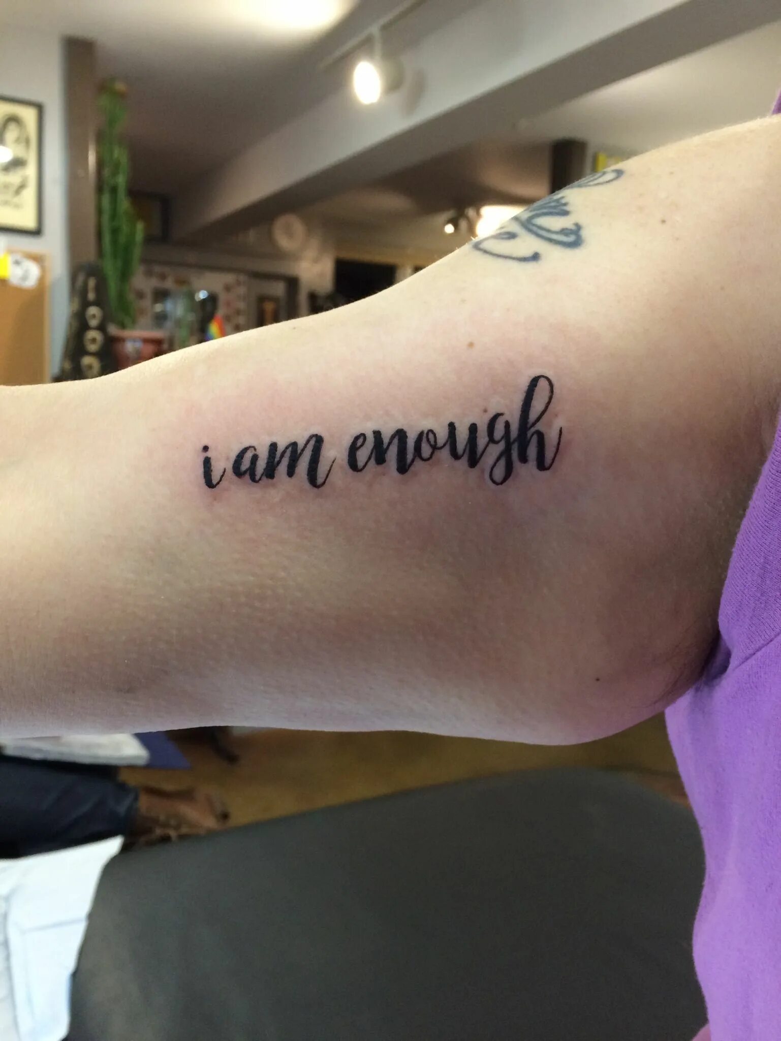 Enough тату. Татуировка i am. I'M enough тату. Тату i am enough. L am enough