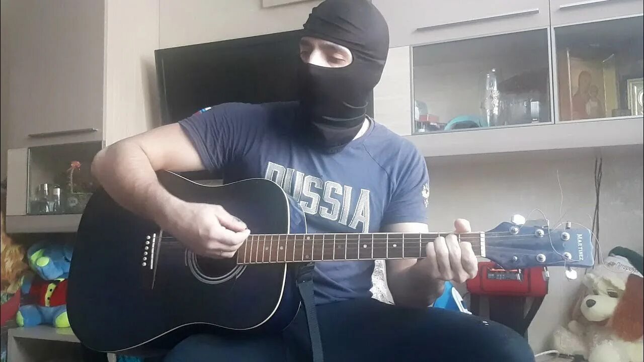 В семнадцать с половиною (дворовая песня). Петлюра вечер за решеткой догорает. Песни вечер за решеткой догорает. Вечер за решеткой догорает. Вечер за решеткой догорает слушать.