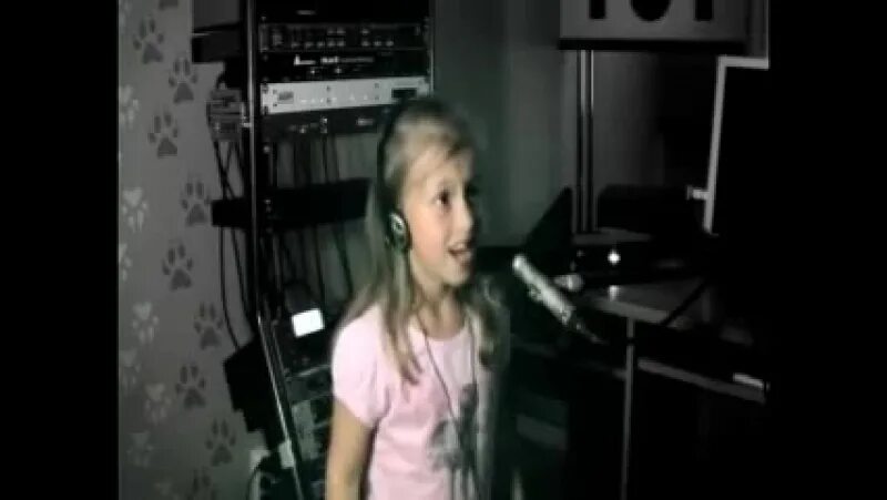 Включи видео песню молодая
