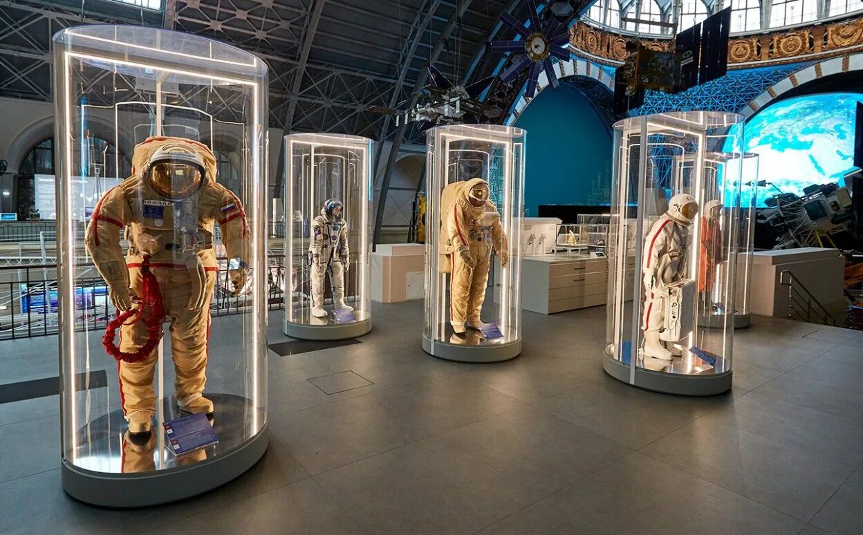 Вднх выставка россия открыта. Экспозиция это музей космонавтики ВДНХ. Выставка в музее космонавтики на ВДНХ. Музей ВДНХ Москва. Выставка ВДНХ музей ВДНХ.