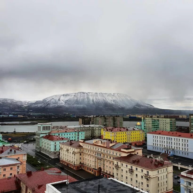 Окрестности норильска. Город Норильск Красноярского края. Норильск город Талнах. Тундра город Норильск.