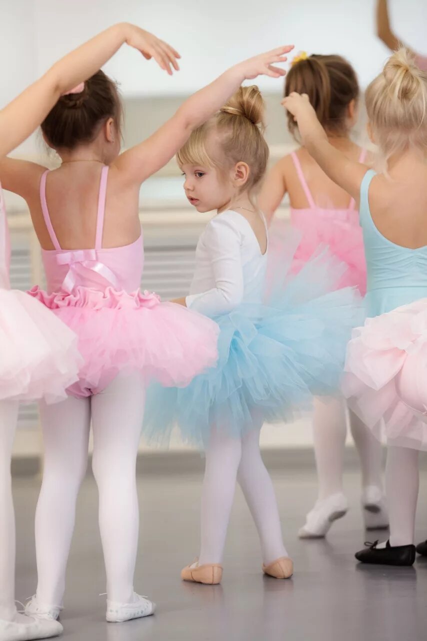 Танец маленьких. Детские танцы. Детская хореография. Классический танец дети. Балетная хореография для детей.