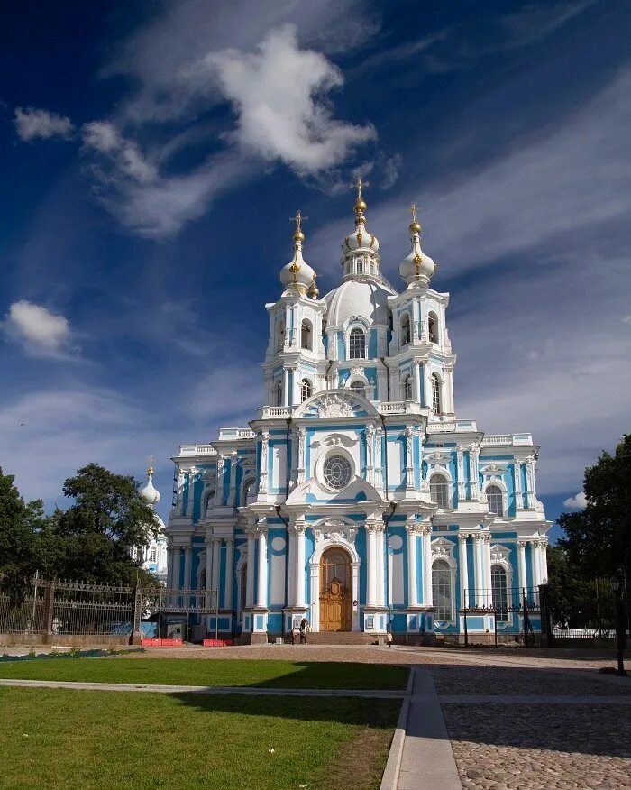Смольный в москве. Смольный дворец санкт-петербург. smolny cathedral in st petersburg.