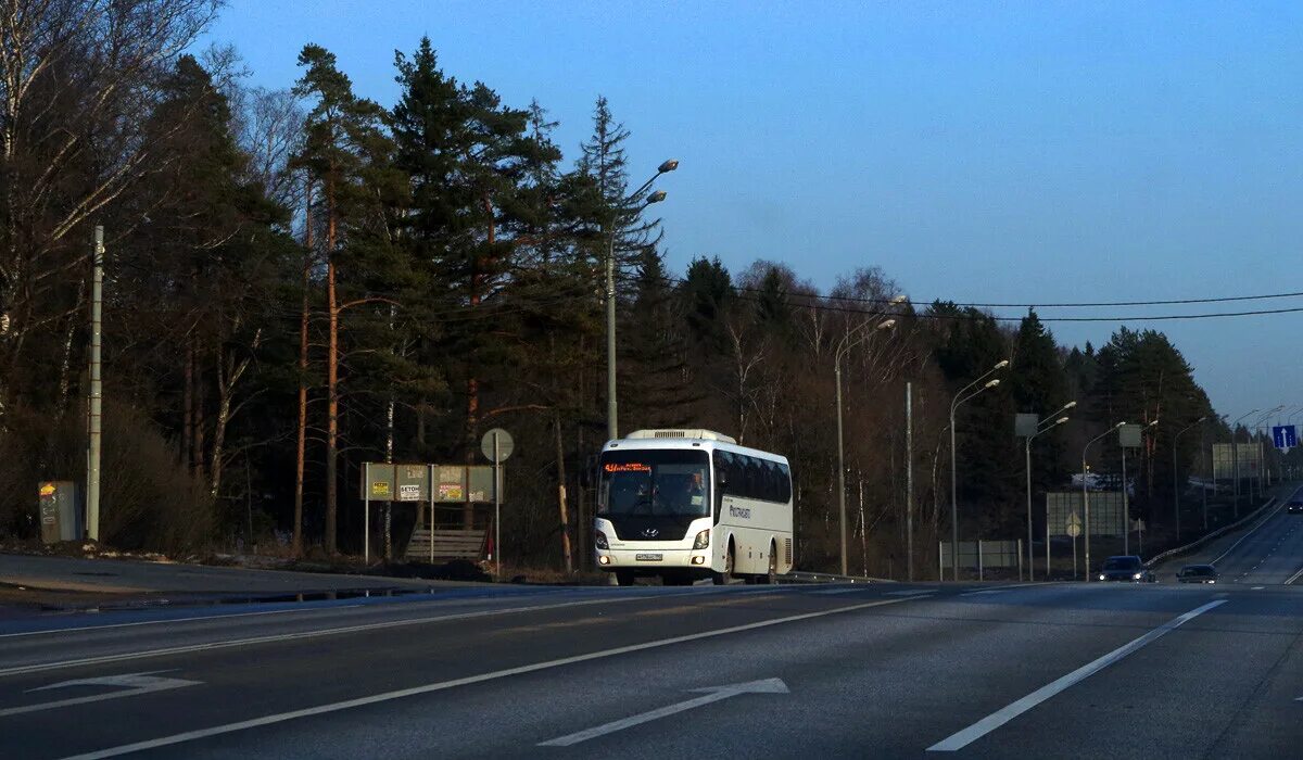 Остановки 437 автобуса москва. Водный стадион автобус 437. 437 Клин Москва. Автобус 437 Москва Клин. Автобус Клин Москва.