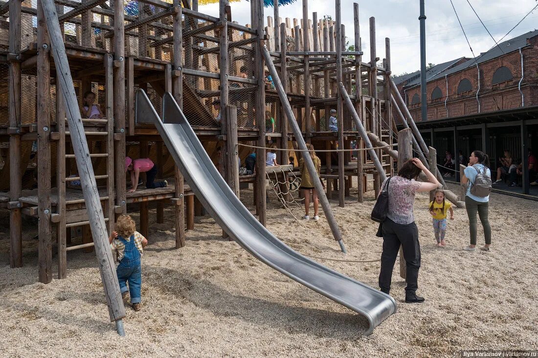 Новая Голландия парк детская площадка. Детская площадка в парке новая Голландия. Детская площадка Варламов новая Голландия.