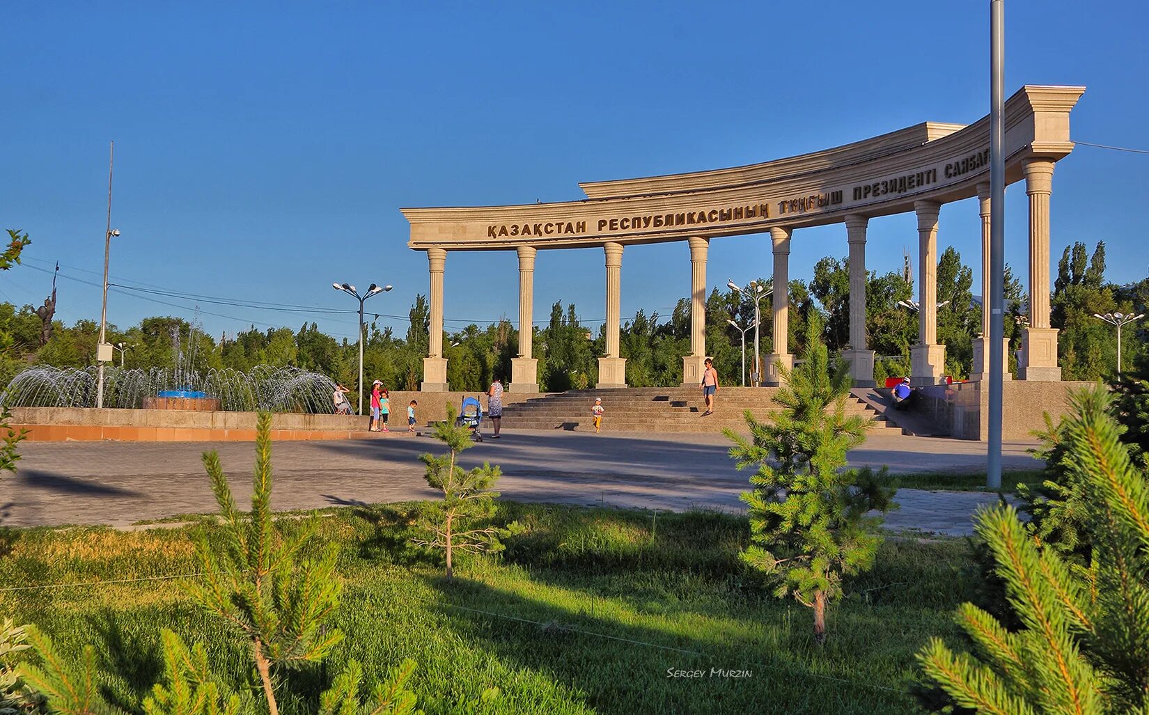 Тараз купить. Тараз президентский парк. Тараз Джамбул Казахстан. Джамбул город Тараз. Парк Достык Алматы.