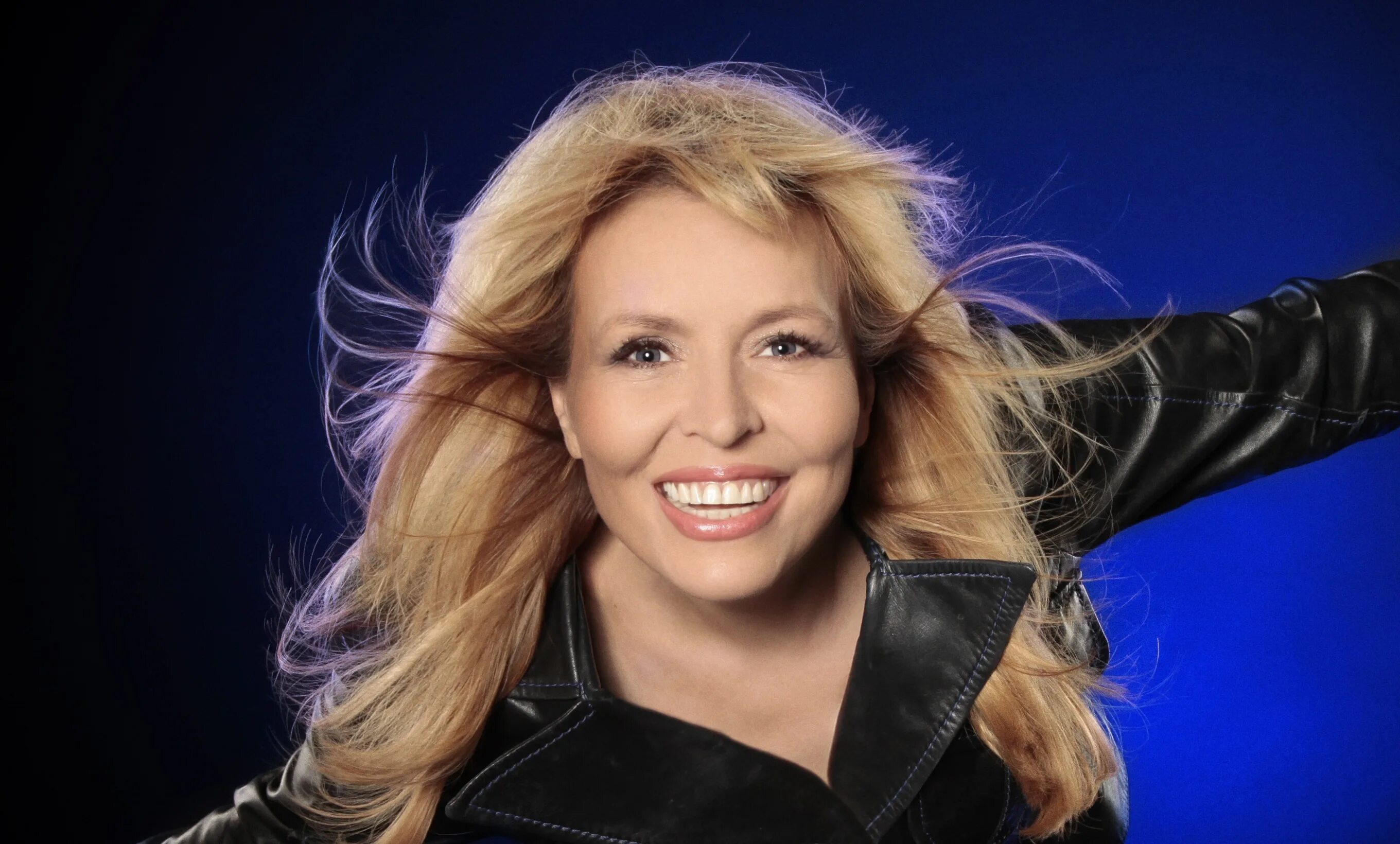 Певица 8 лет. Певица 8 лет. Певица 8 лет. Селена гомес. Ольга кормухина.