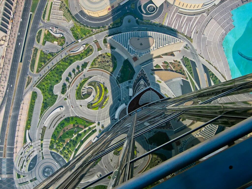 Подъем на бурдж халифа. Смотровая площадка Бурдж Халифа. Бурж Халиф чмотровая площадка. Дубай Бурдж Халифа смотровая. Башня Бурдж-Халифа Дубай смотровая площадка.