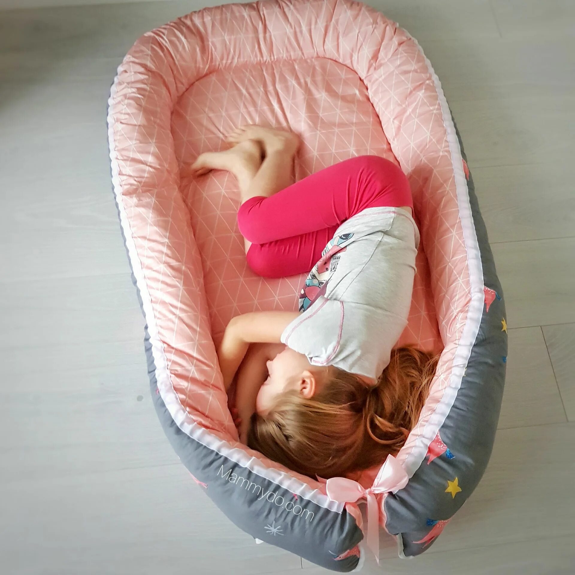 Babynest кокон. Кокон гнездышко Единорог. Кокон для новорожденных Capullo гнездышко. Кокон для новорожденных MOSHUBE.