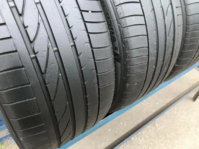 Купить новую резину 17 лето. 255 40 17 Bridgestone. Шины Бриджстоун Потенза летние r17. 235/55 R17 Bridgestone potenza re050a летние. 255 40 17 Bridgestone лето.