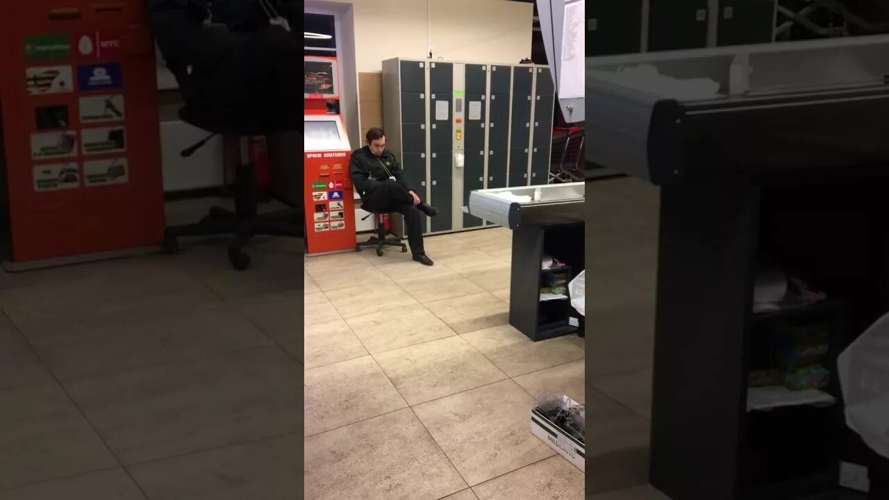 Спар испания. Охранник супермаркета spar. Вакансии москва спар охрана. Вакансии москва спар охрана. Вакансии москва спар охрана.