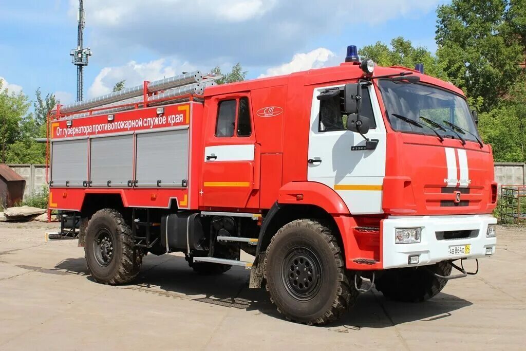 Пожарный камаз. Ац 2. Пожарная машина камаз 43502. Пожарная автоцистерна камаз 65224. Урал ац 7.