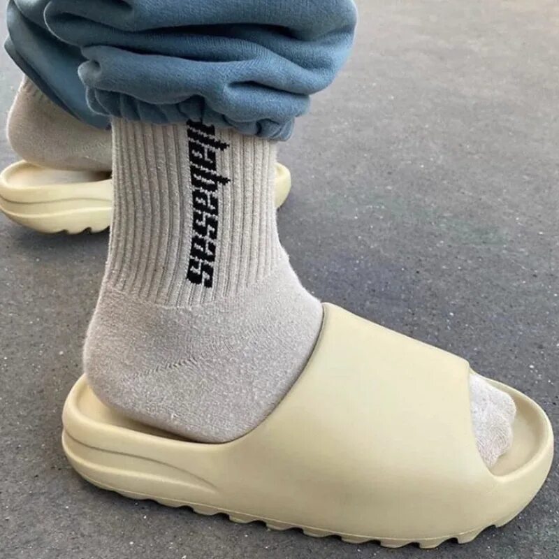 Easy slide. Тапки yeezy slide. adidas yeezy slide. тапочки adidas yeezy slide. тапки адидас yeezy slide.