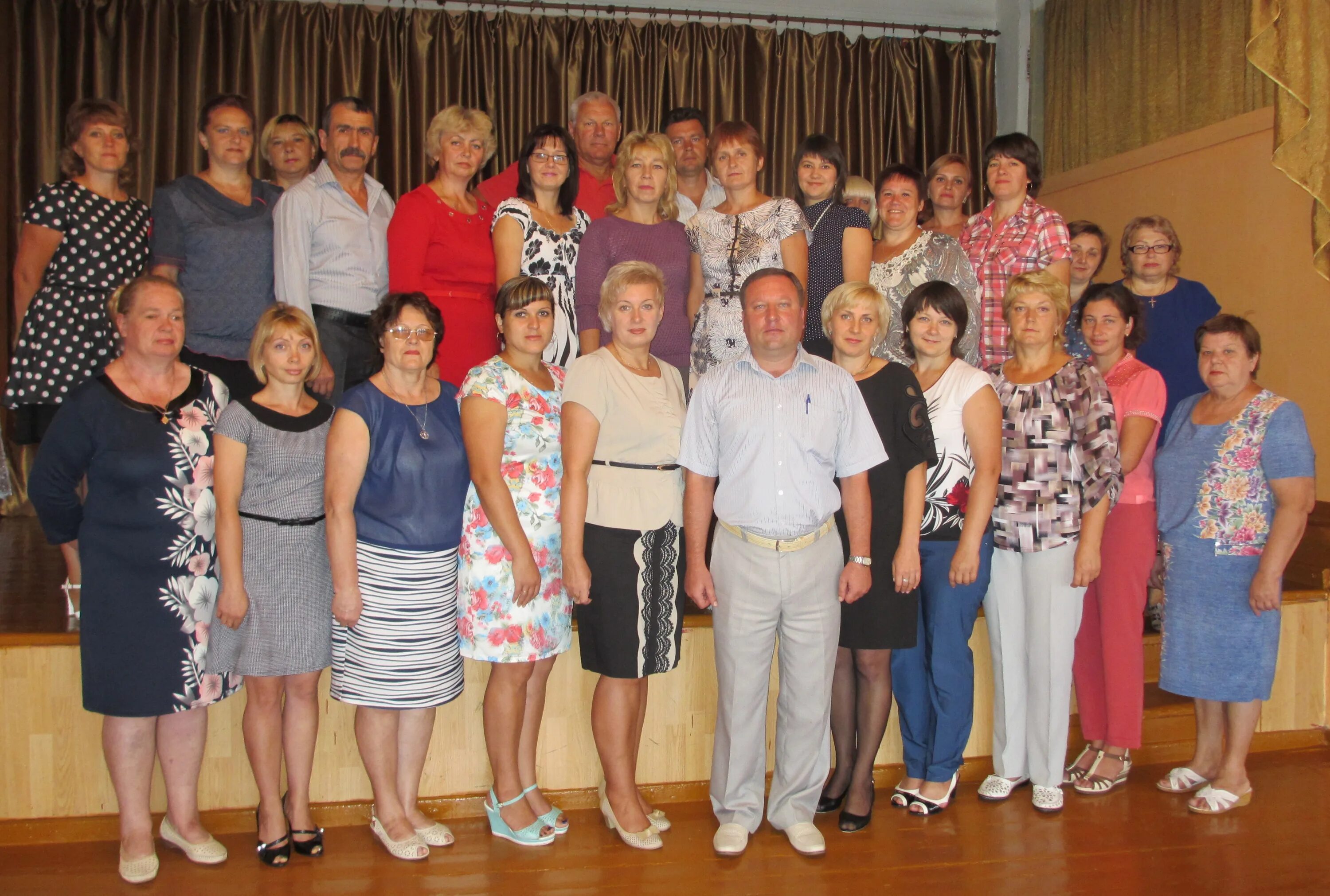 учителя школы интерната 2. воспитатель в школе интернате. школа интернат 2 купино. а. учителя школы интерната 2.