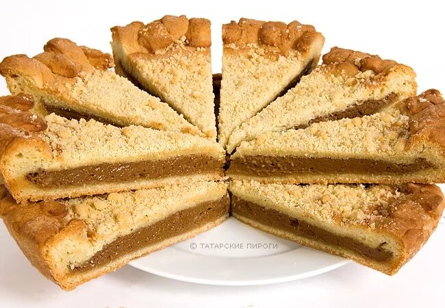 Яблочный пирог с карамелью. Пирог с вареной сгущенкой. Пирог со сгущенкой к чаю. Пирог со сгущенкой и курагой. Песочный пирог с вареной сгущенкой.