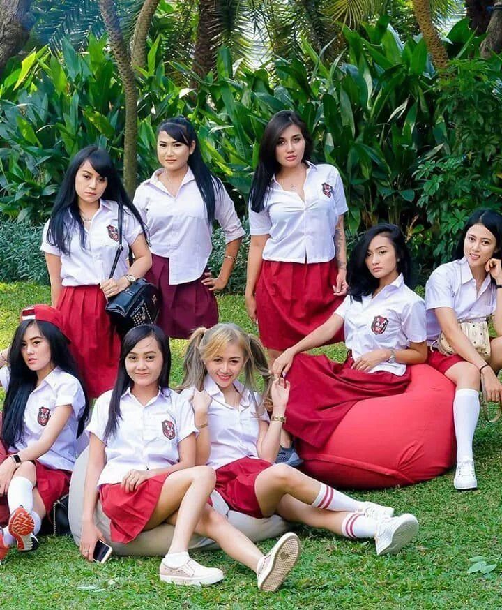 Школьная форма в Индонезии. Школьная форма на Филиппинах. Индонезия школа девушки.