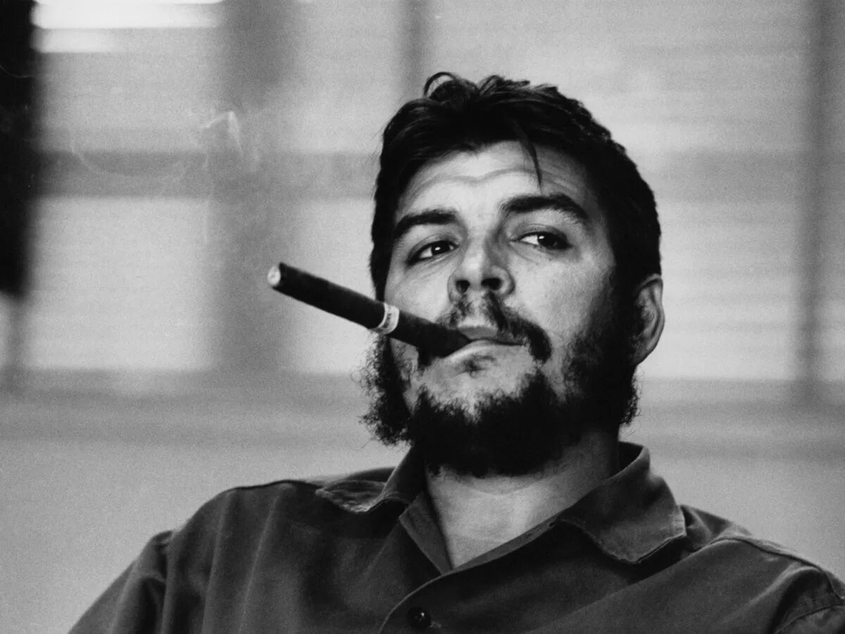 Comandante che. Че Гевара. Эрнесто Гевара. Эрнесто Гевара де ла Серна. Эрнесто че Гевара с сигарой.